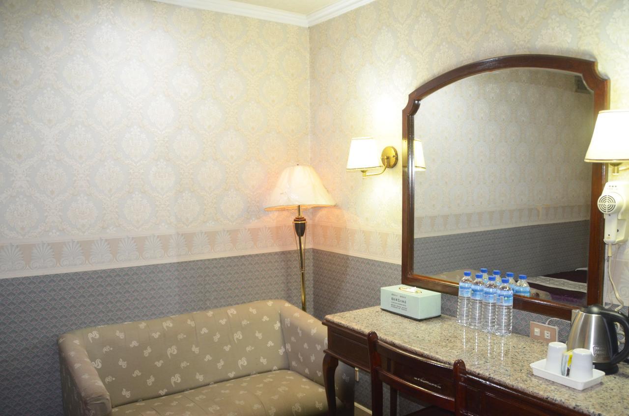 Guang Haw Hotel Đài Nam Ngoại thất bức ảnh